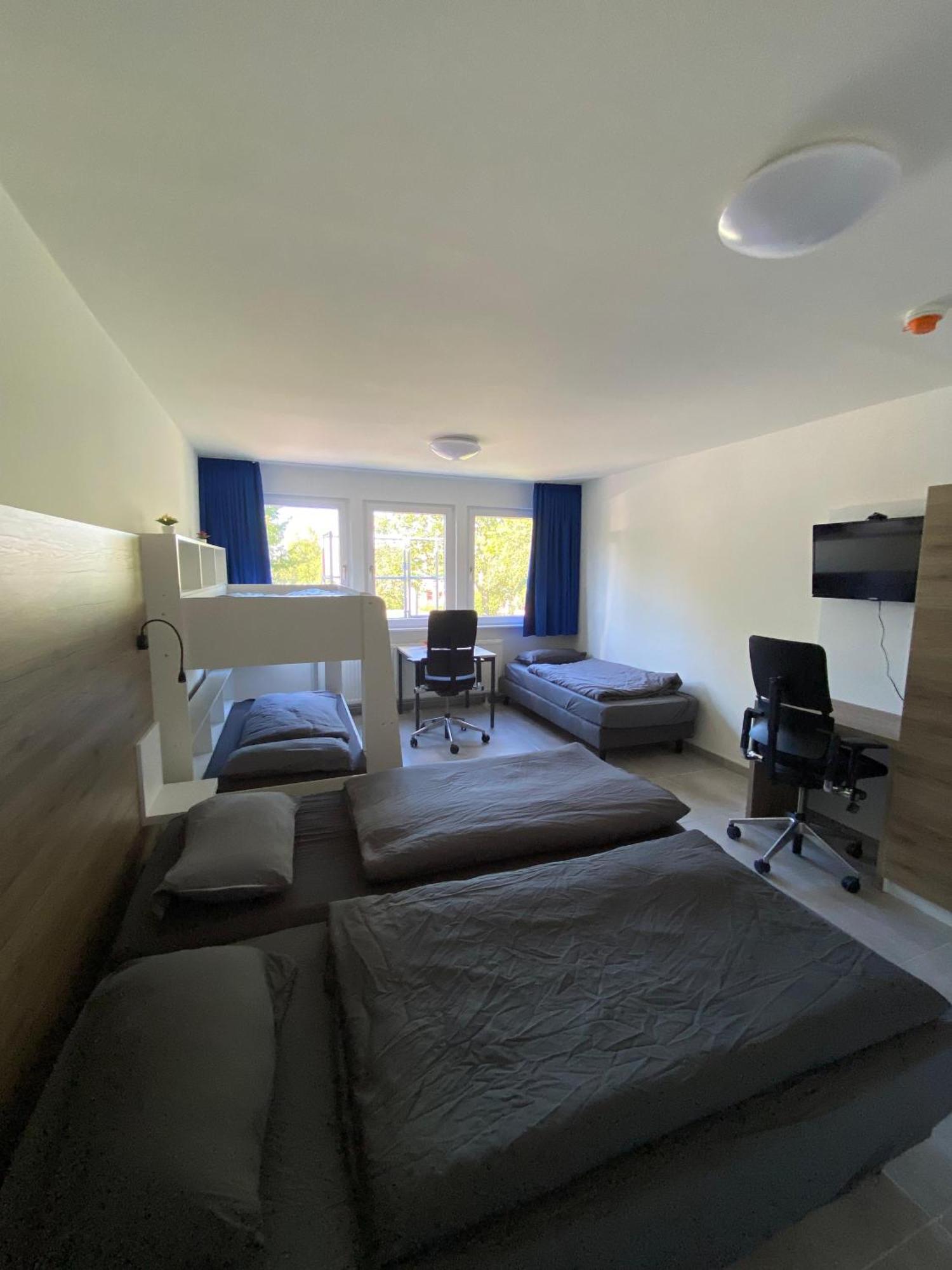 Mk Hostel Oyten - Free Wifi & Parking - 24H Check-In Экстерьер фото