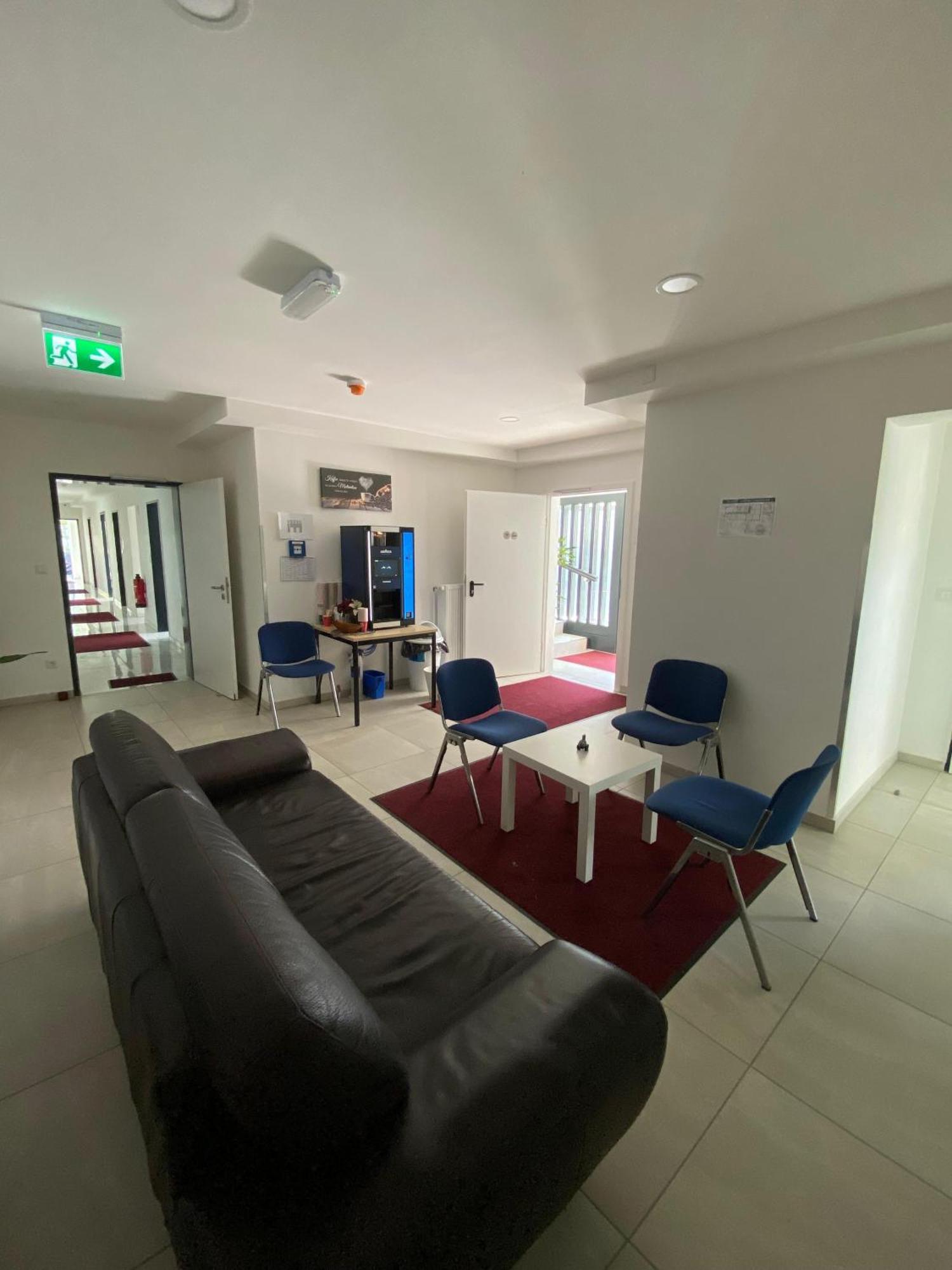Mk Hostel Oyten - Free Wifi & Parking - 24H Check-In Экстерьер фото