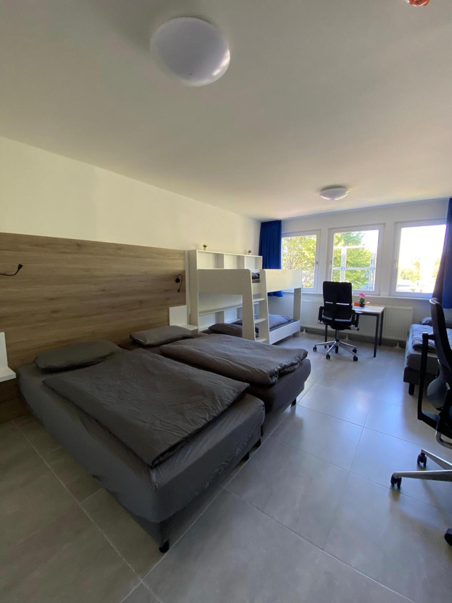 Mk Hostel Oyten - Free Wifi & Parking - 24H Check-In Экстерьер фото