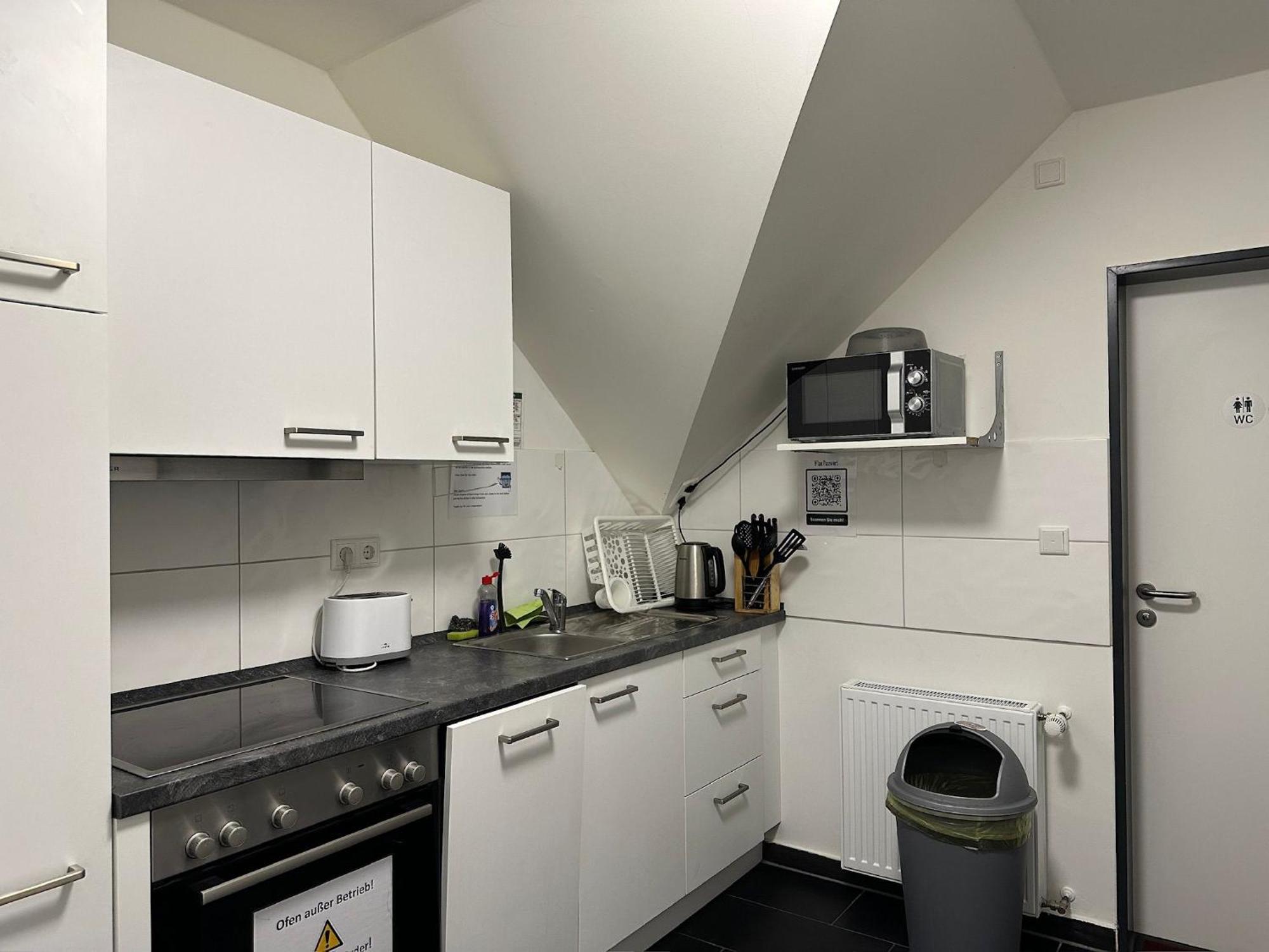 Mk Hostel Oyten - Free Wifi & Parking - 24H Check-In Экстерьер фото