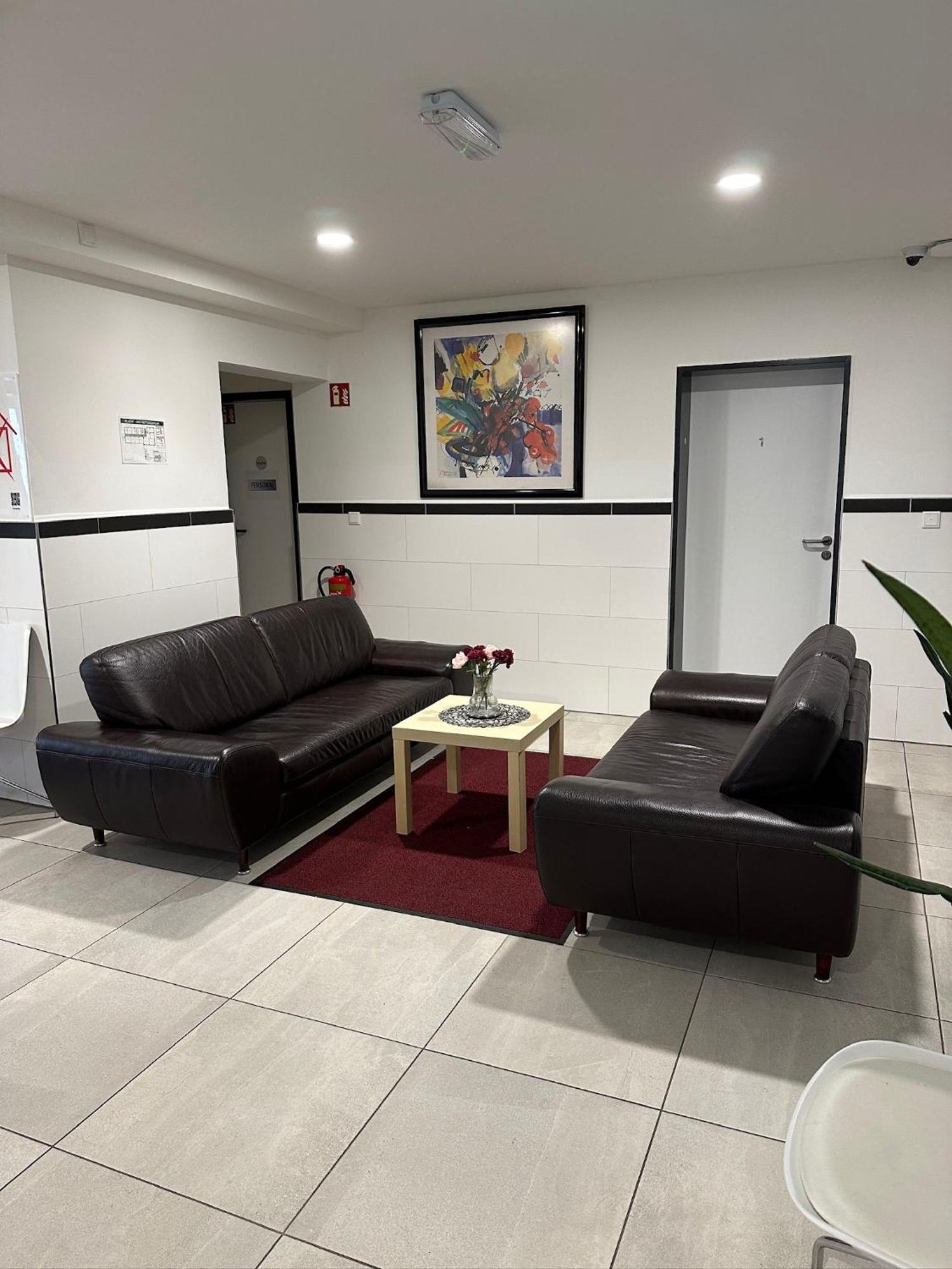 Mk Hostel Oyten - Free Wifi & Parking - 24H Check-In Экстерьер фото