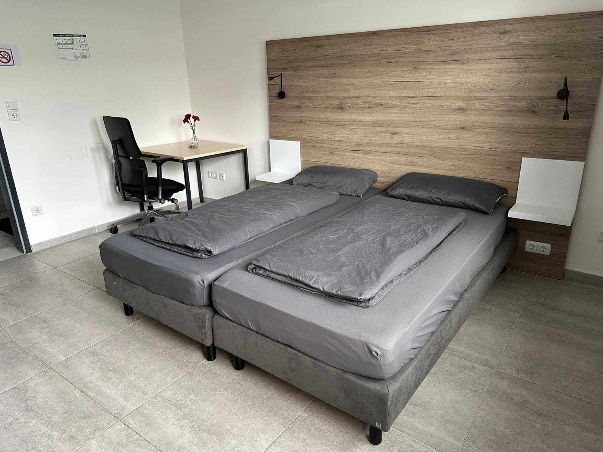 Mk Hostel Oyten - Free Wifi & Parking - 24H Check-In Экстерьер фото