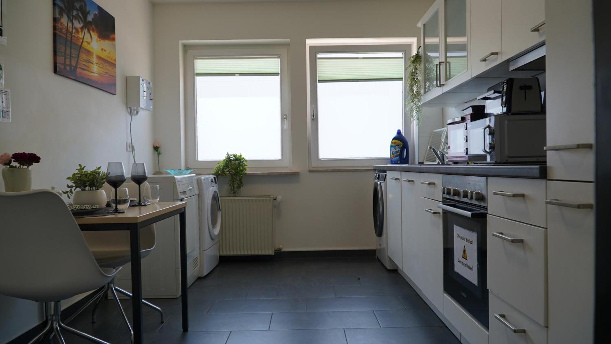 Mk Hostel Oyten - Free Wifi & Parking - 24H Check-In Экстерьер фото