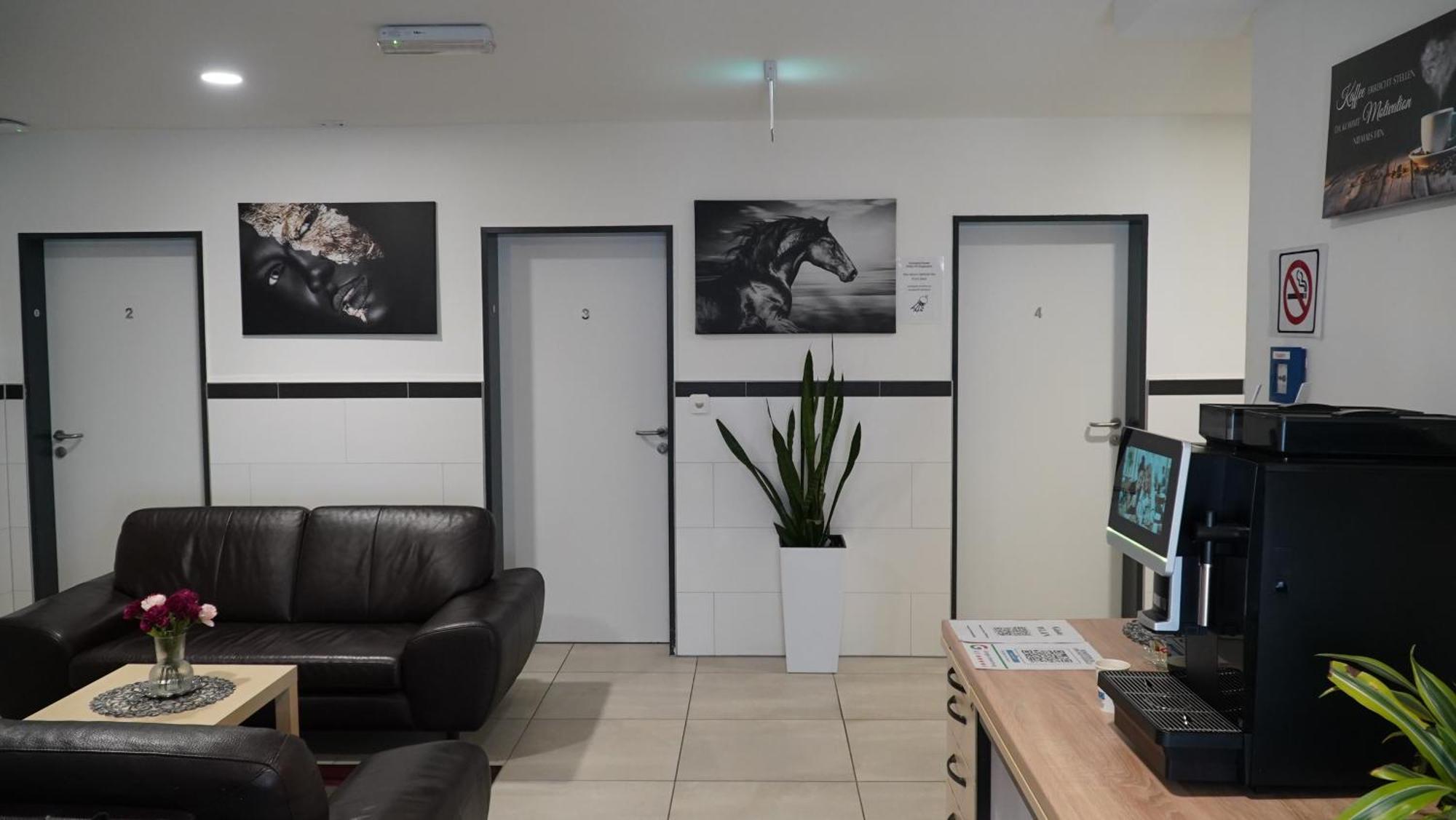 Mk Hostel Oyten - Free Wifi & Parking - 24H Check-In Экстерьер фото