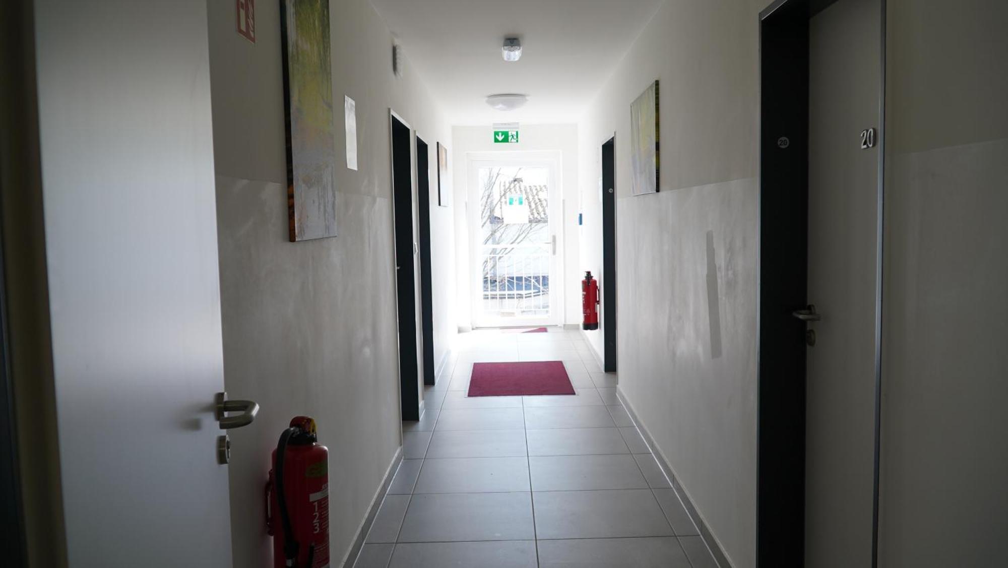 Mk Hostel Oyten - Free Wifi & Parking - 24H Check-In Экстерьер фото