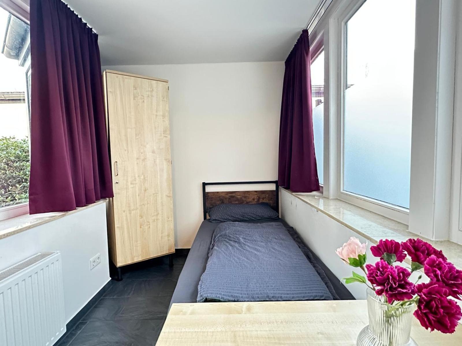 Mk Hostel Oyten - Free Wifi & Parking - 24H Check-In Экстерьер фото