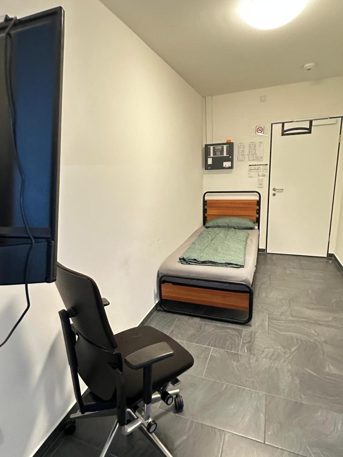Mk Hostel Oyten - Free Wifi & Parking - 24H Check-In Экстерьер фото