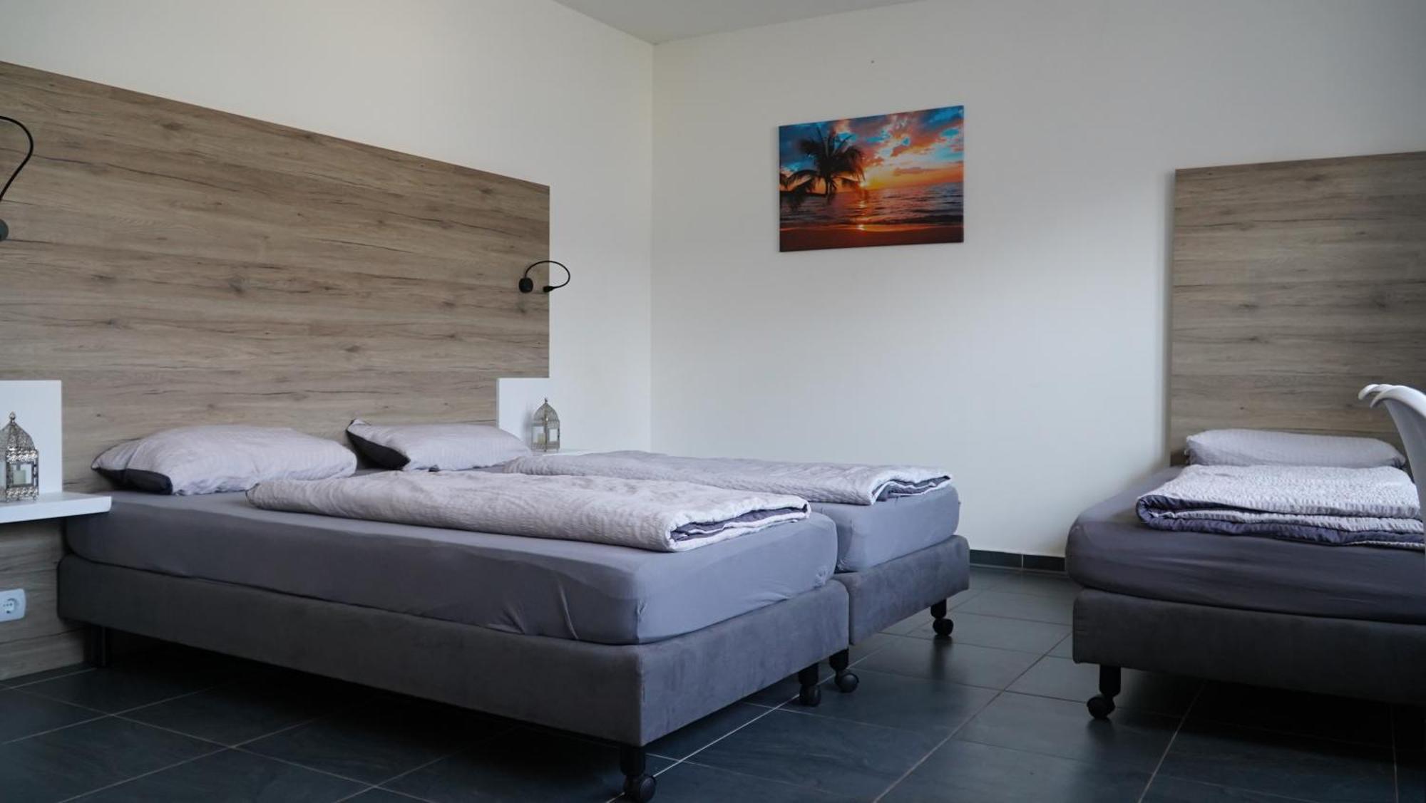 Mk Hostel Oyten - Free Wifi & Parking - 24H Check-In Экстерьер фото