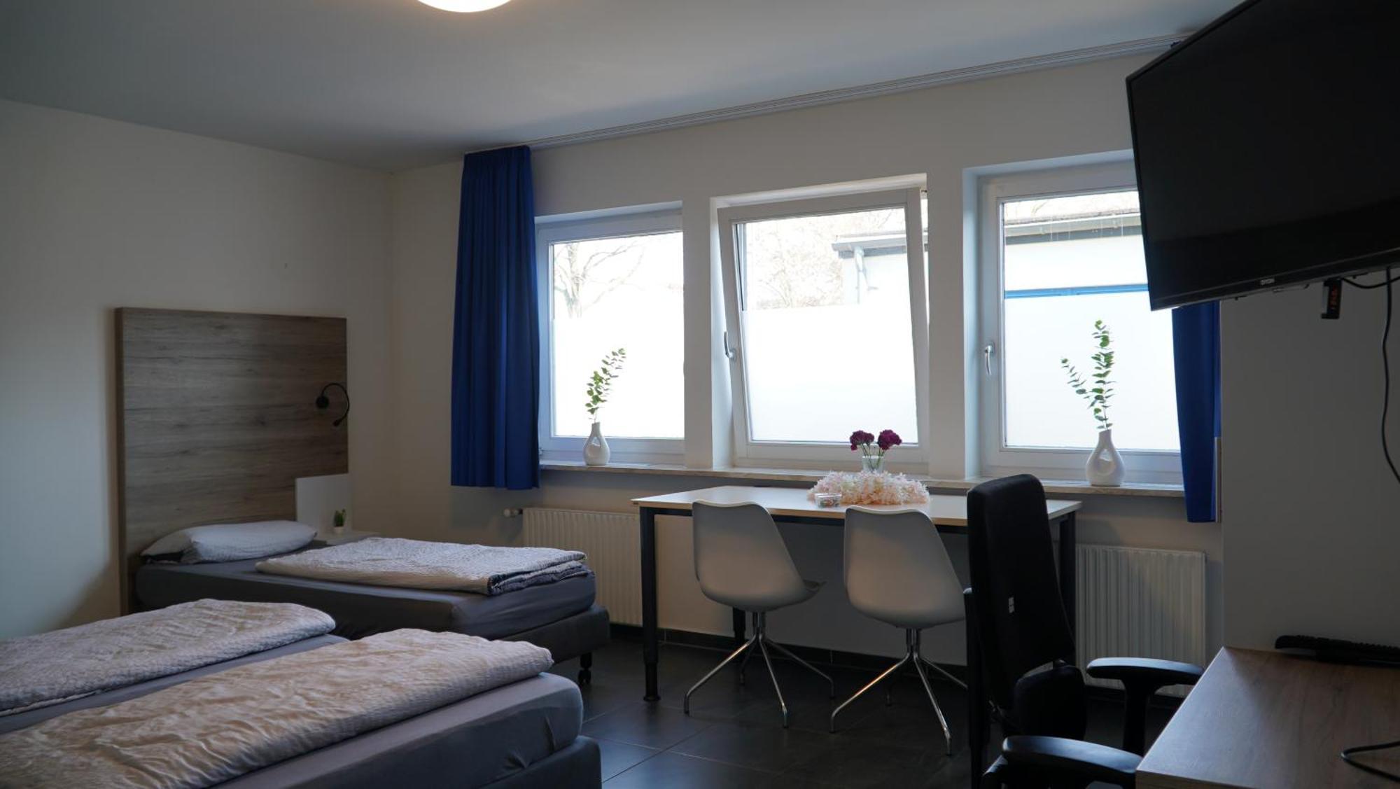 Mk Hostel Oyten - Free Wifi & Parking - 24H Check-In Экстерьер фото