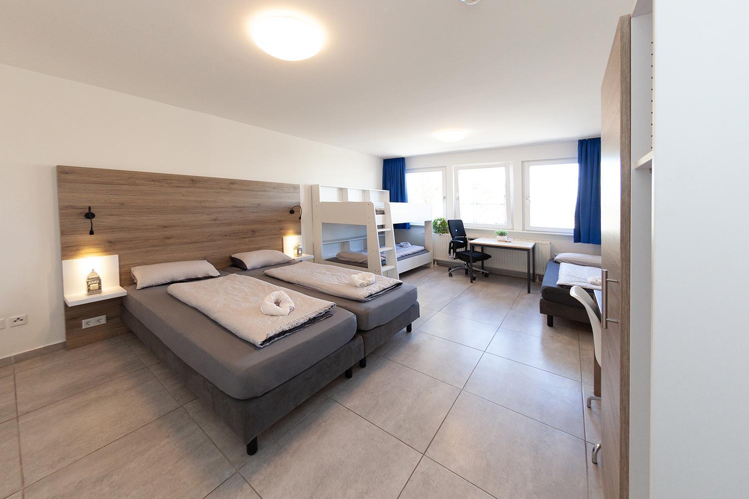 Mk Hostel Oyten - Free Wifi & Parking - 24H Check-In Экстерьер фото