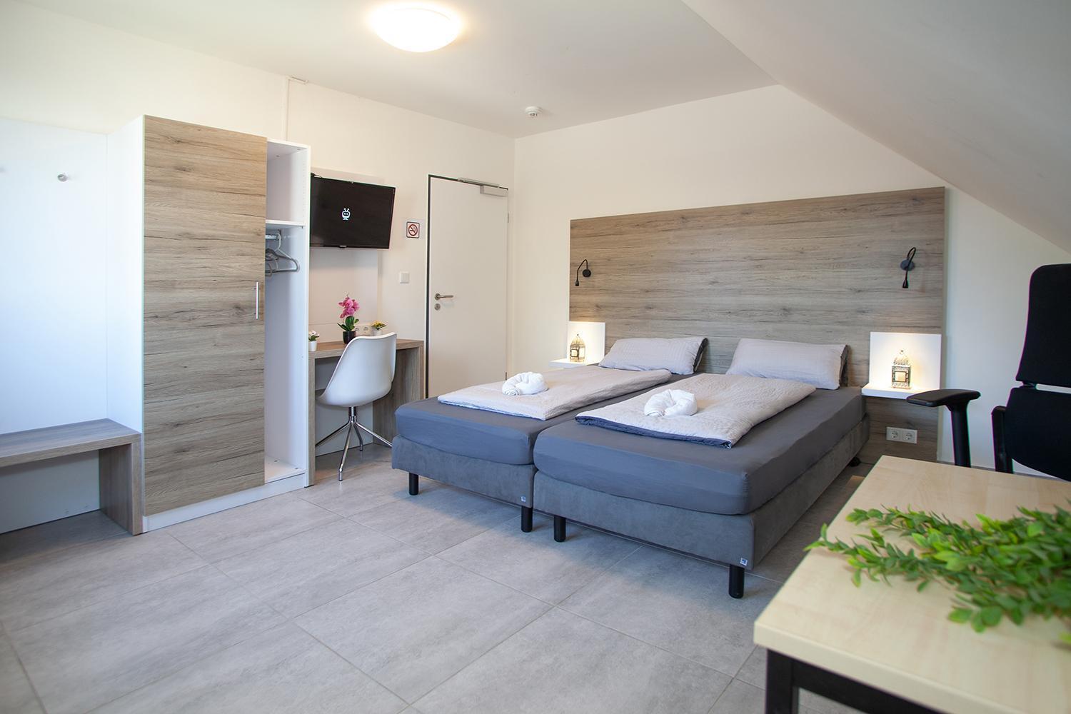 Mk Hostel Oyten - Free Wifi & Parking - 24H Check-In Экстерьер фото
